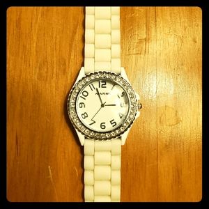 Narmi women's watch